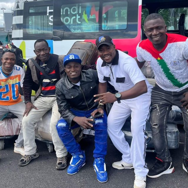 C’est avec un immense plaisir que l’on vous partage l’arrivée de l’équipe du Burkina-Faso ! Harouna, Lassane, Ousmane, Bothian et Sekou sont avec nous pour deux mois de résidence. Restez connectés, on vous donne tout plein d'infos tout bientôt !